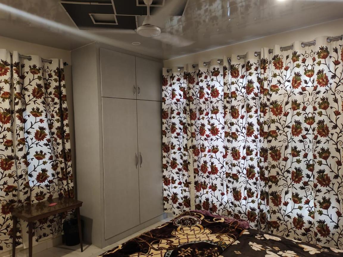 Double Room,1325338837:JPEG